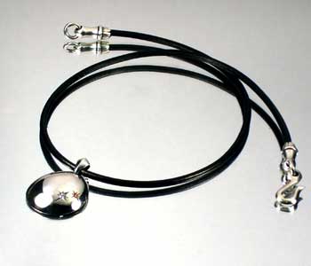 �V���o�[�����U�[�l�b�N���X �h�X�J�[�G�b�O�h