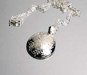 �V���o�[�y���_���g �h�����[ �I���U �G�b�O�h