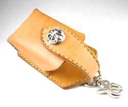 �A�b�V���@�X�^���_�[�h ���o�C���t�H���P�[�X �y�i�`�������z